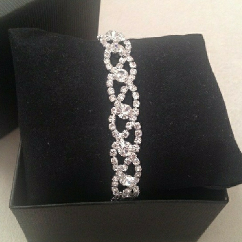 🎉SALE!🎉 NWT The "Lori" Bracelet
